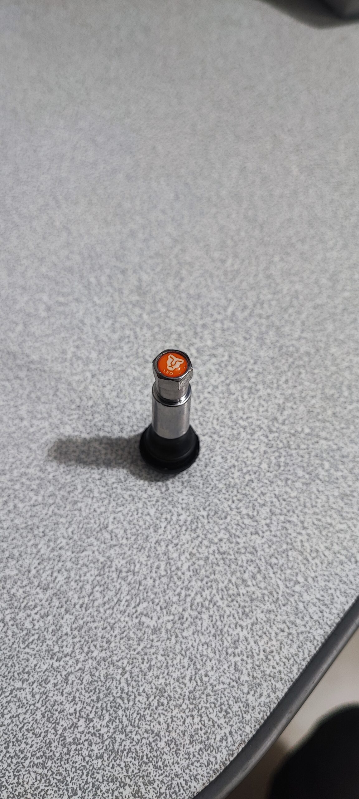 والف TR414 لوگو دار مخصوص تمامی خودرو ها